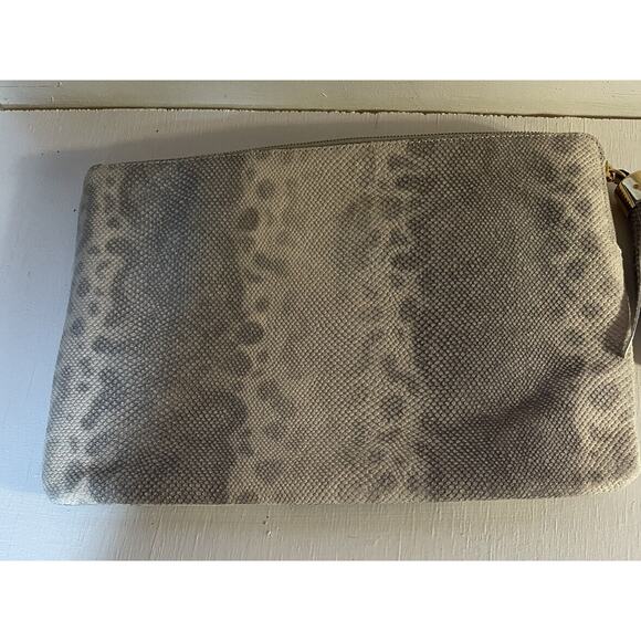 Pocketbook Clutch G.i.L.l. Pebble Leather Resembling a Snow Leopard Leather - Picture 7 of 8